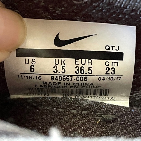 Nike Air Vapormax Triple Black Runners - 6 - Picture 8 of 12